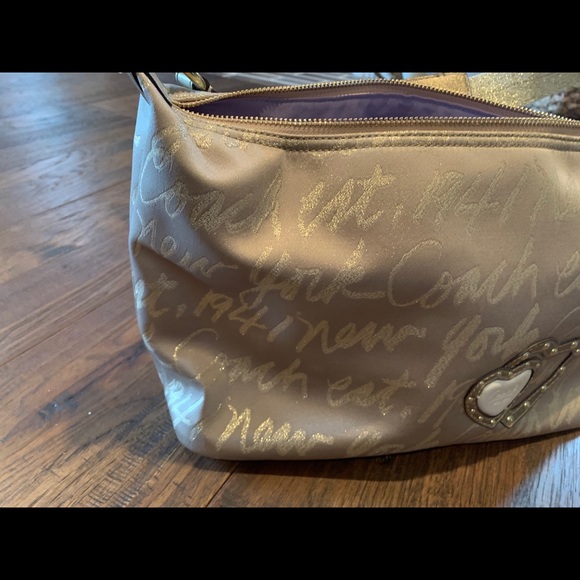 Medium Size Coach Purse - Picture 2 of 6